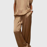 Amaya – Spring set with a light blouse and wide pants